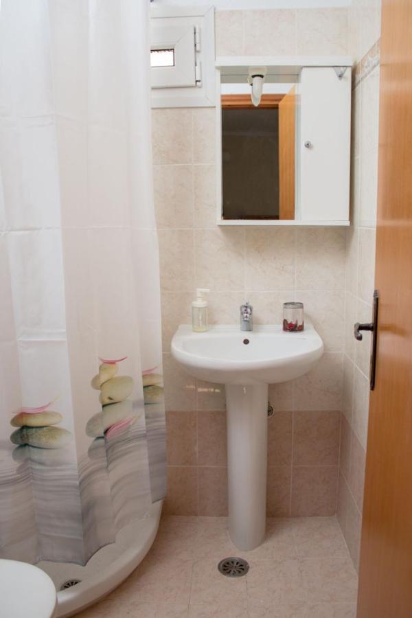 Maria'S Little Apartment Rhodes City Zewnętrze zdjęcie